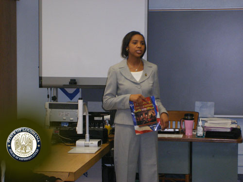 Rep. Rosalind Jones interacts with 10th grade civics students at Carroll High  School
